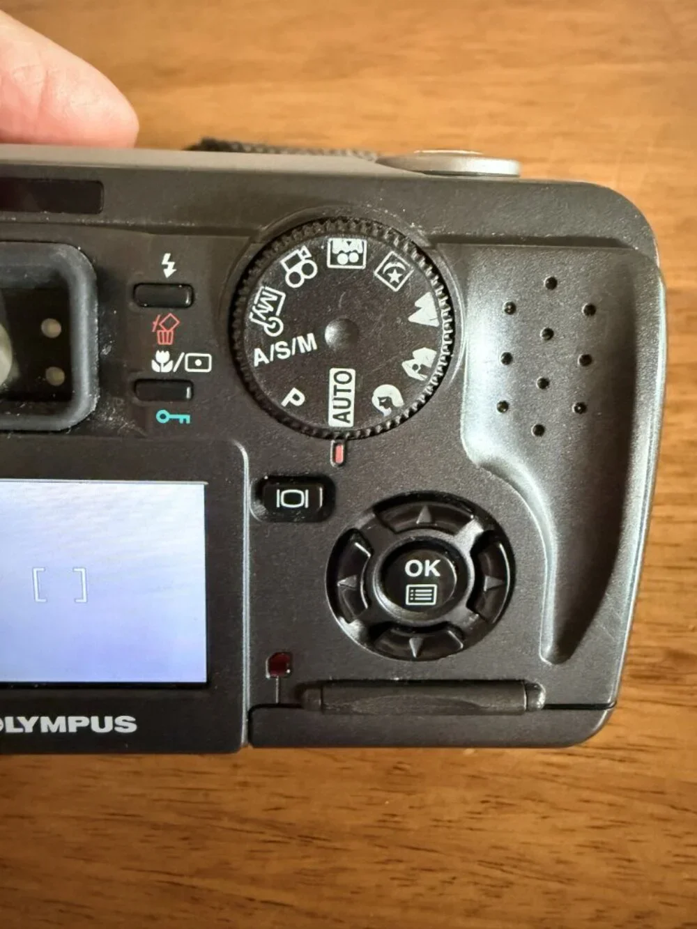 Olympus Camedia D-40 Zoom Digital Camera 2.8X Optical Zoom Tested-Works